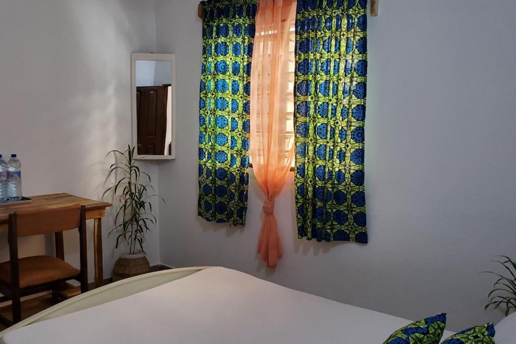 Maison Fleurie Ouidah Extérieur photo