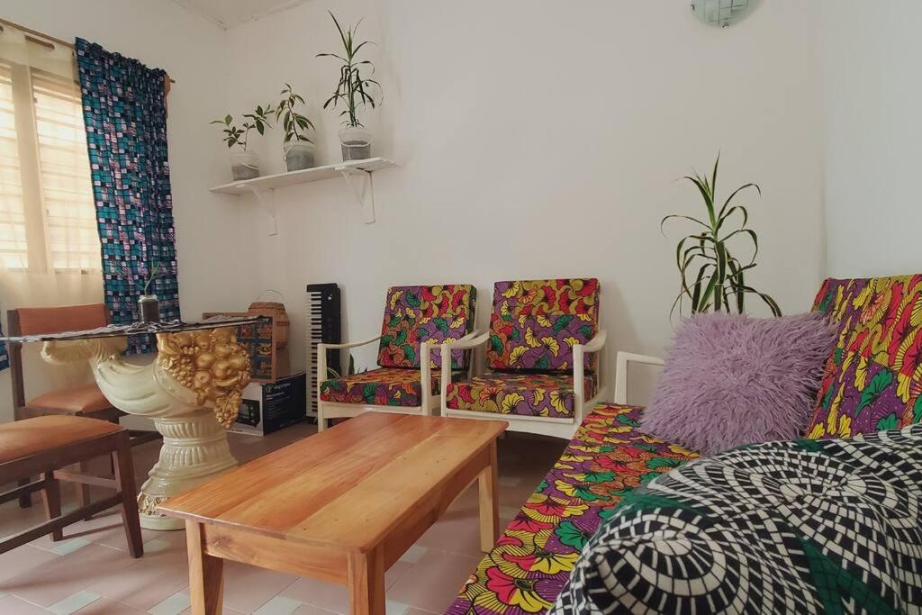 Maison Fleurie Ouidah Extérieur photo